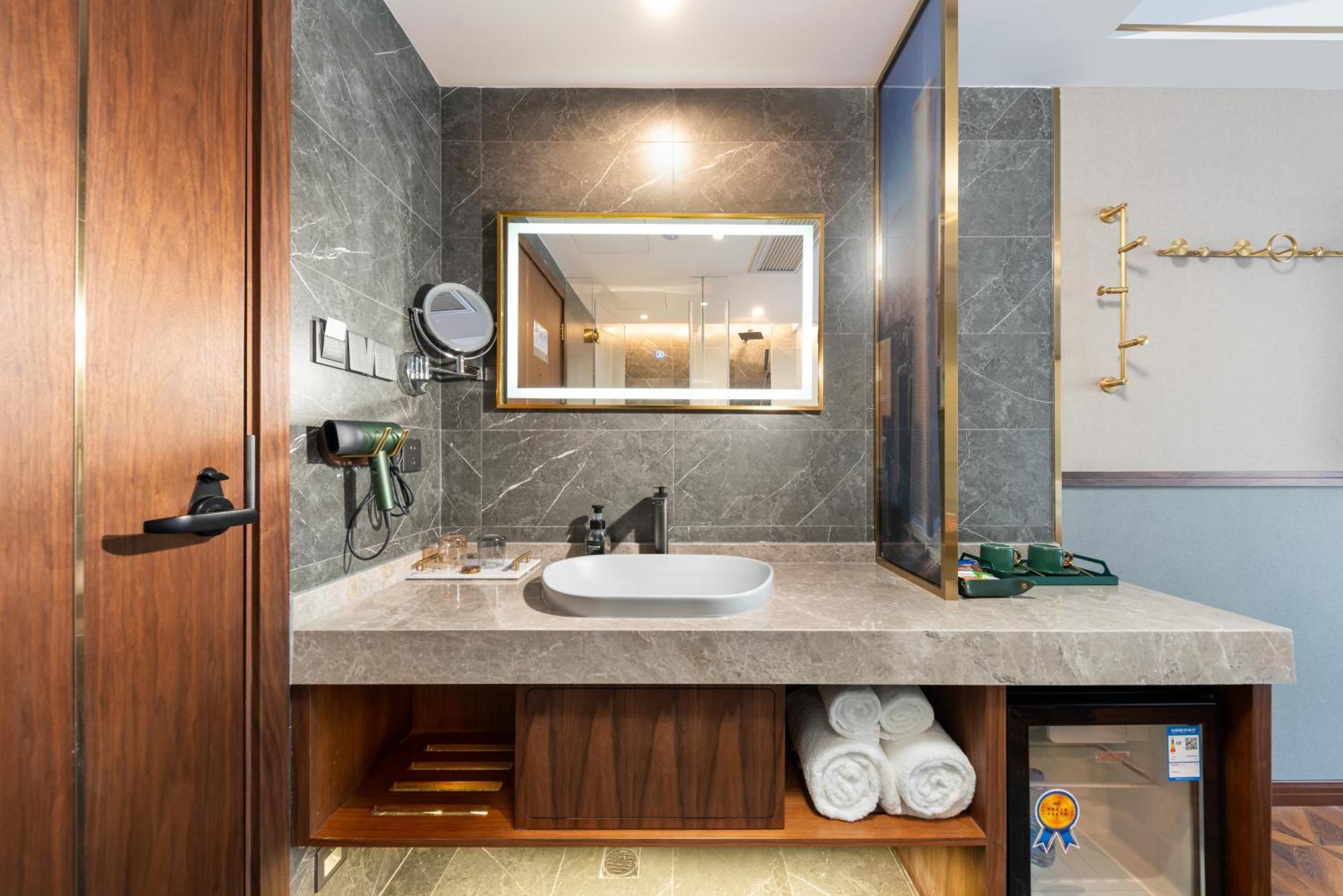 Nost Algia S Hotel Near Beijing Cbd - Cctv, China Zun, Skp And Sanlitun, Tian'Anmen Square, Forbidden City, Free Daily Necessities, Free Night Snack, Free Laundry, English Communication Well, Free Travel Advice , Free Gymnastic, Exterior foto